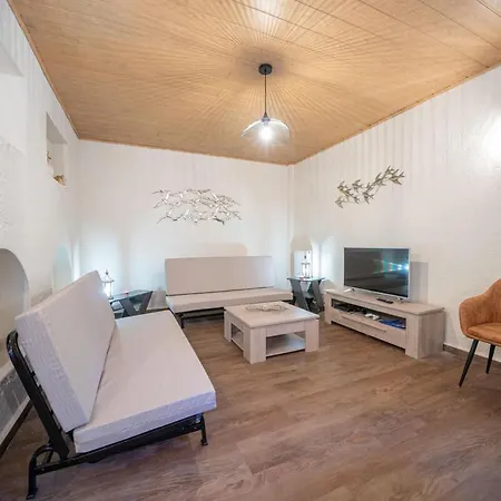 Eglina Perla Villa